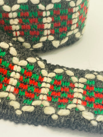 1.5m LEFT: Vintage 1970s woven hippie hippy trim 52mm wide