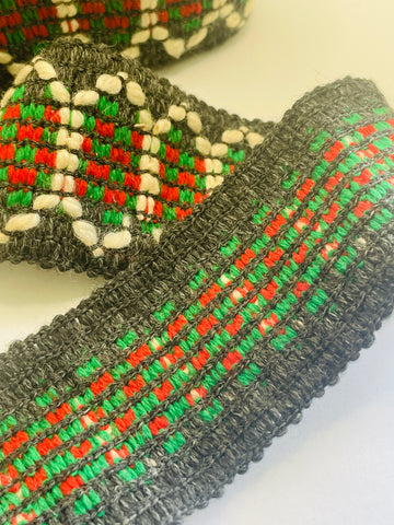 1.5m LEFT: Vintage 1970s woven hippie hippy trim 52mm wide