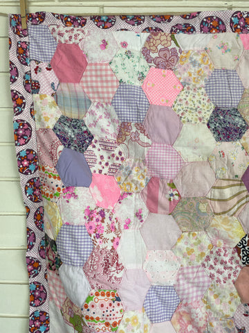 ONE ONLY: Handmade Patchwork Quilt 60s 70s Vintage Fabric Hexies 116cm x 128cm