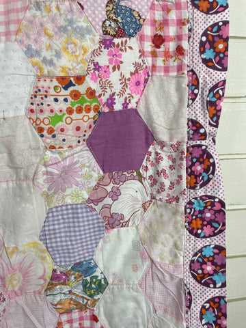 ONE ONLY: Handmade Patchwork Quilt 60s 70s Vintage Fabric Hexies 116cm x 128cm