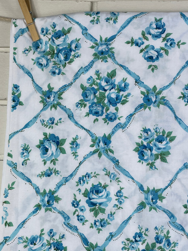 1m LEFT: Vintage 1970s 1980s cotton sheeting w/ pretty floral on blues & greens 170cm wide