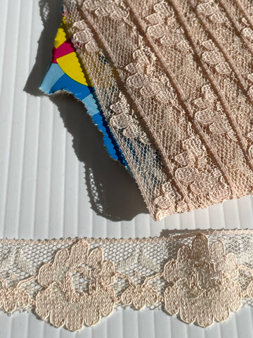5.5m LEFT: vintage pink beige lightly textured nylon lace trim 30mm