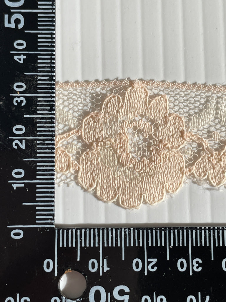 5.5m LEFT: vintage pinking beige lightly textured nylon lace trim 30mm