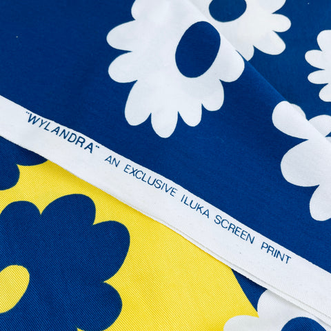 1.5m LEFT: Vintage Fabric 70s 80s Retro Iluka Bold Daisies Decorator Cotton