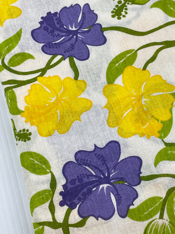4.5m LEFT: Vintage Fabric 90s? Light Weight Cotton w/ Bright Floral
