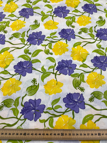 4.5m LEFT: Vintage Fabric 90s? Light Weight Cotton w/ Bright Floral