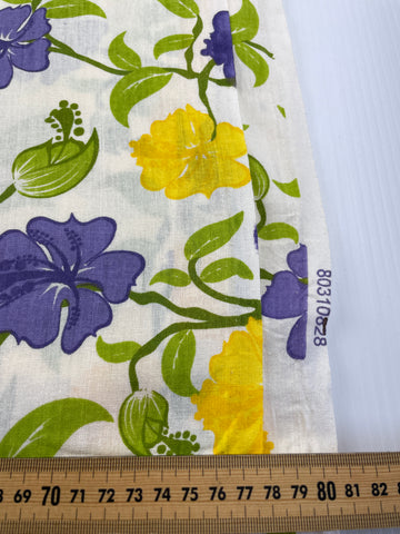 4.5m LEFT: Vintage Fabric 90s? Light Weight Cotton w/ Bright Floral