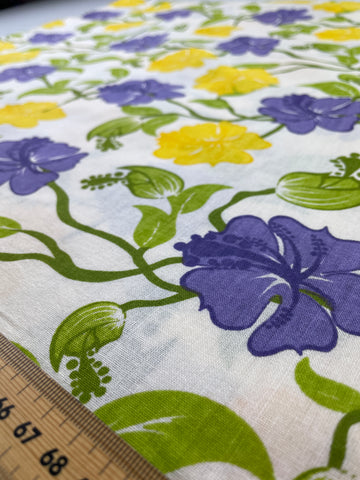 4.5m LEFT: Vintage Fabric 90s? Light Weight Cotton w/ Bright Floral