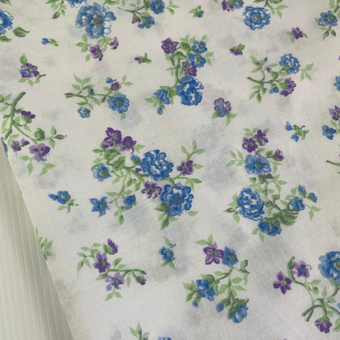 1m LEFT: Modern Cotton Blend Sheeting w/ White Base & Romantic Floral
