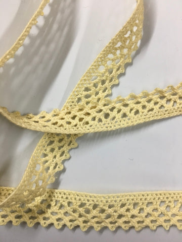 Vintage Woven Crochet Style Cotton Trim 1960s Lemon 15mm Wide
